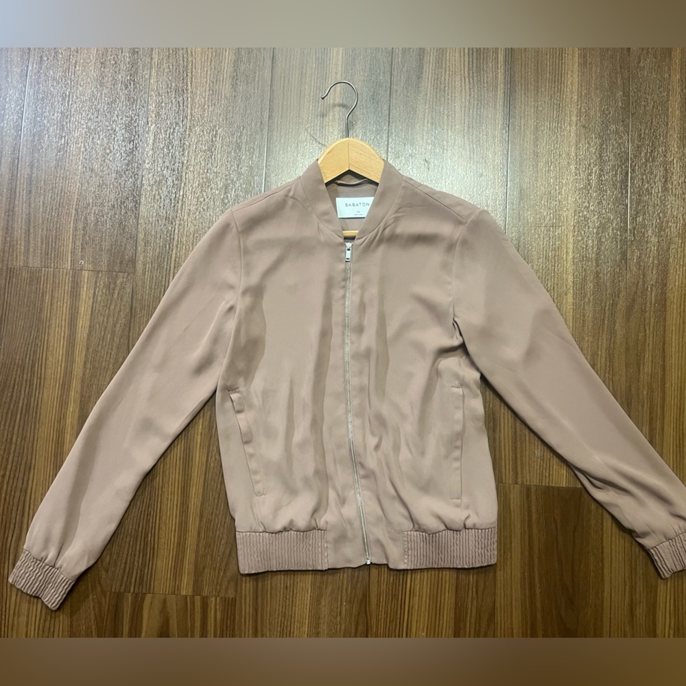 Aritzia Babaton light jacket I’m XS